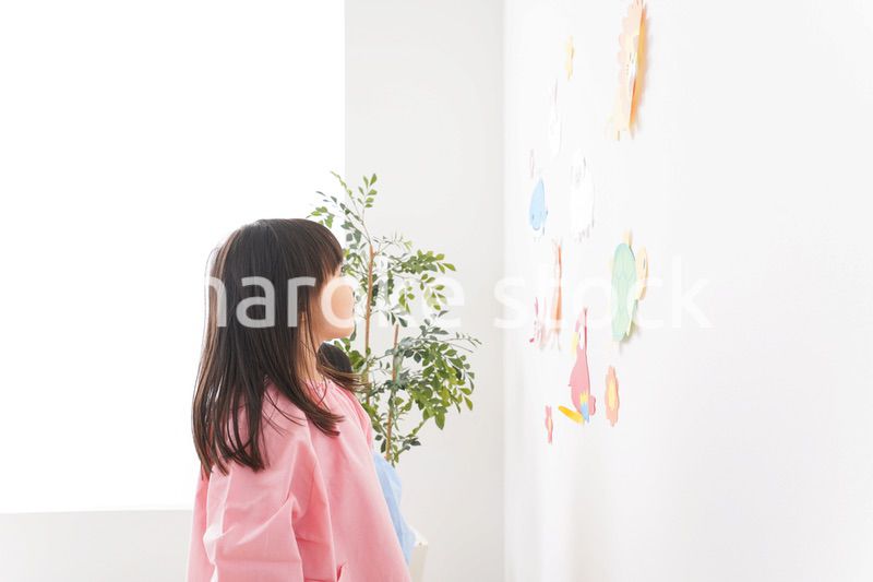 仲良しの女の子と男の子