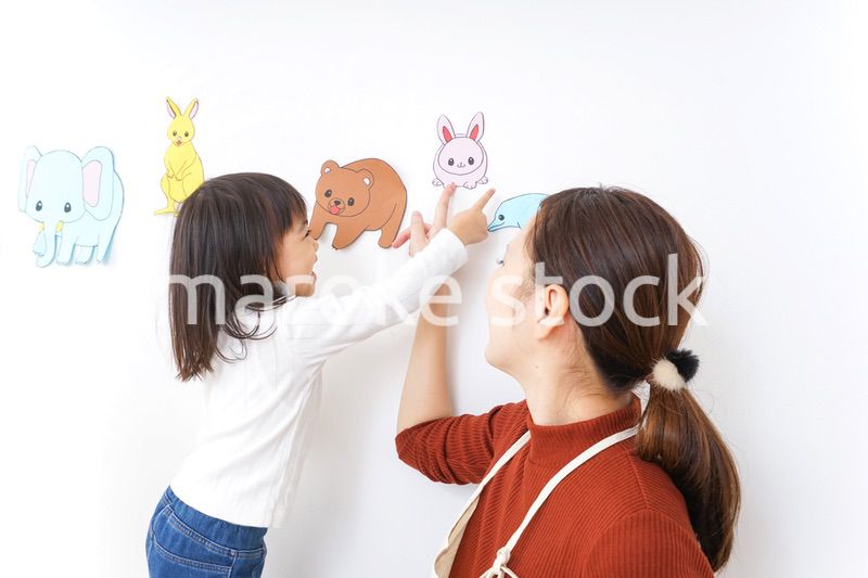 保育園で遊ぶ子供