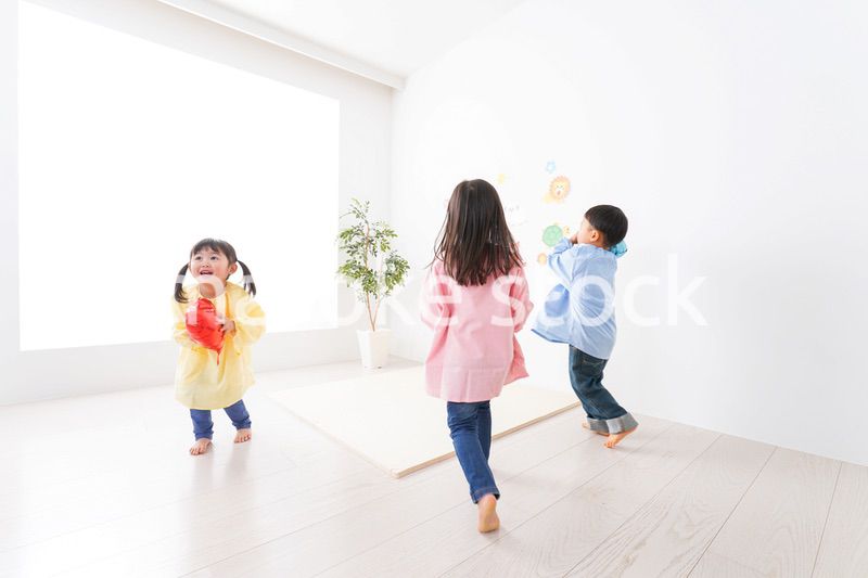 幼稚園・保育所・こども園で楽しく過ごす可愛い子供たち
