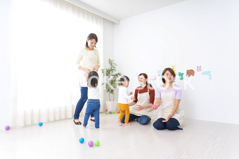保育士と子供