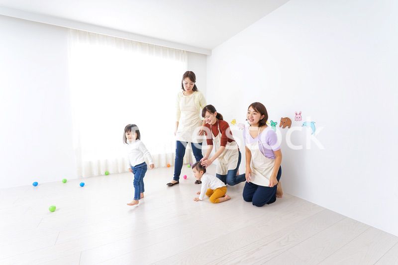保育士と子供