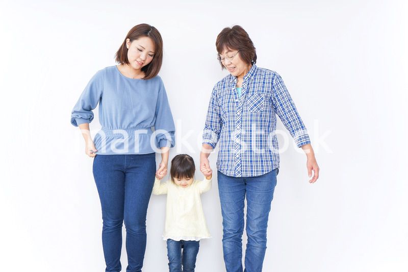 仲良しの家族イメージ