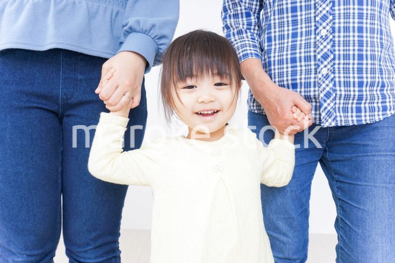 仲良しの家族イメージ