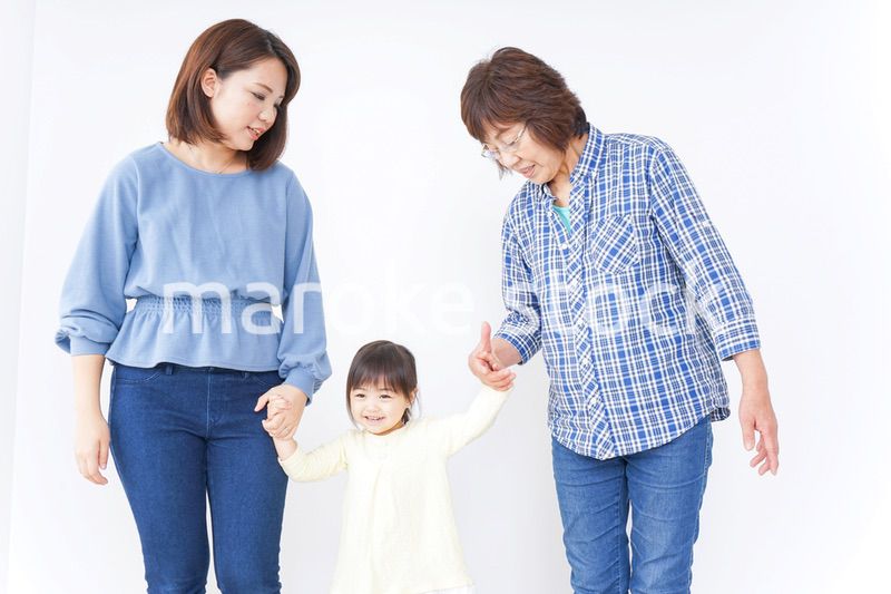 仲良しの家族イメージ