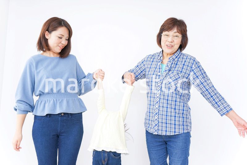 仲良しの家族イメージ