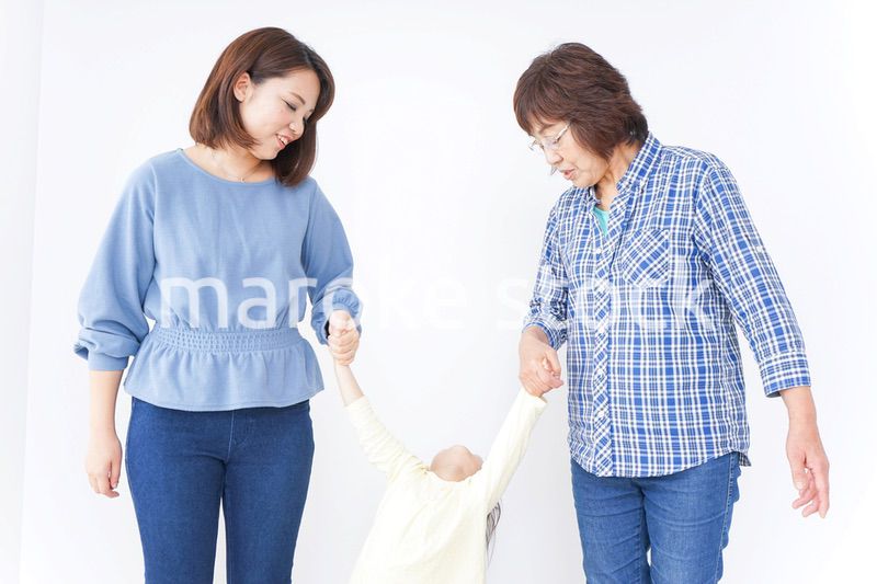 仲良しの家族イメージ