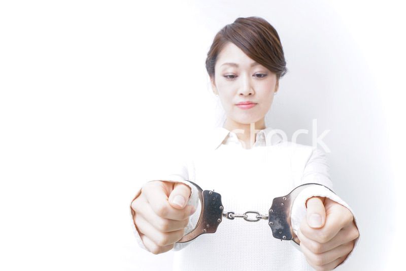 逮捕された女性