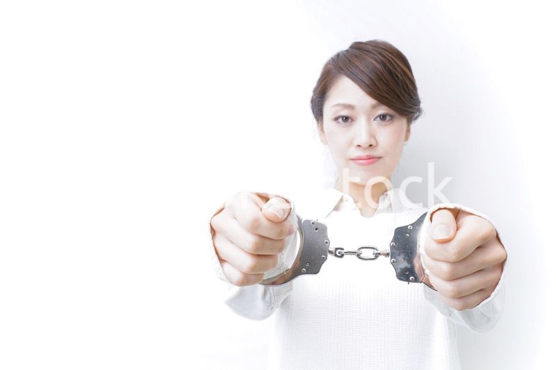 逮捕された女性