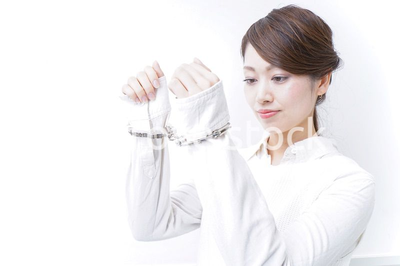 逮捕された女性