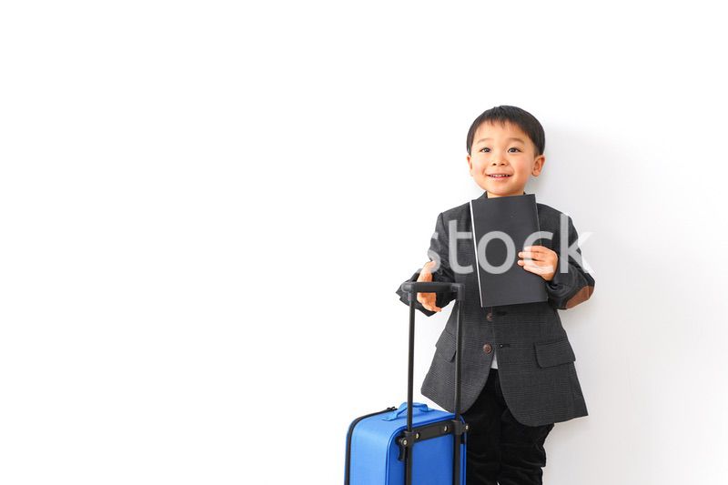 出張に行くビジネスマン