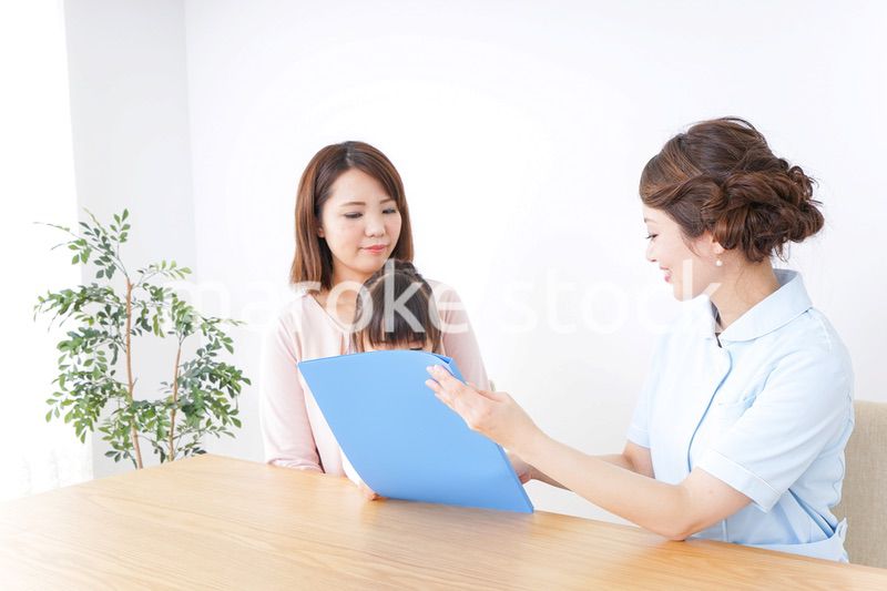 検診を受ける親子