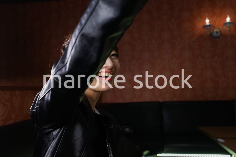 女子会をするギャル