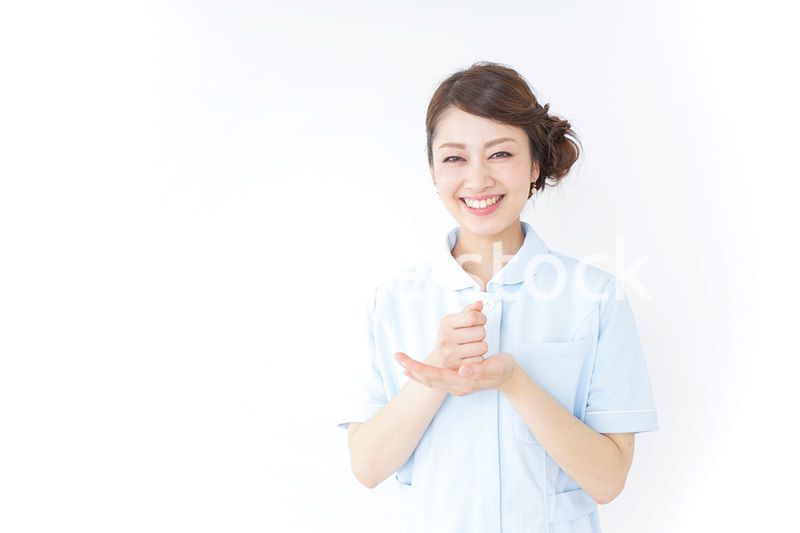 アイデアを思いつく看護師