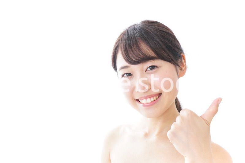 美容アドバイスをする女性