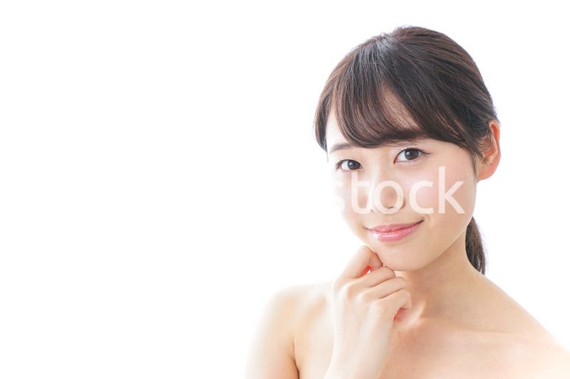 悩む女性・美容イメージ