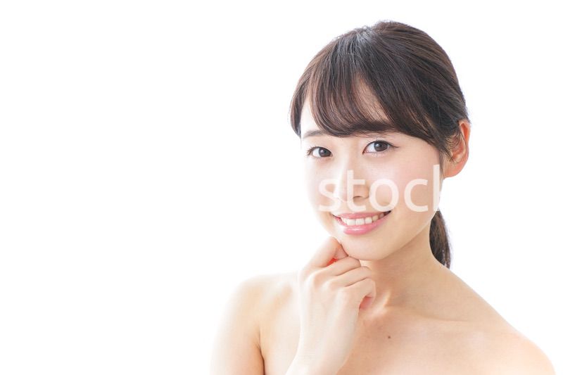 悩む女性・美容イメージ