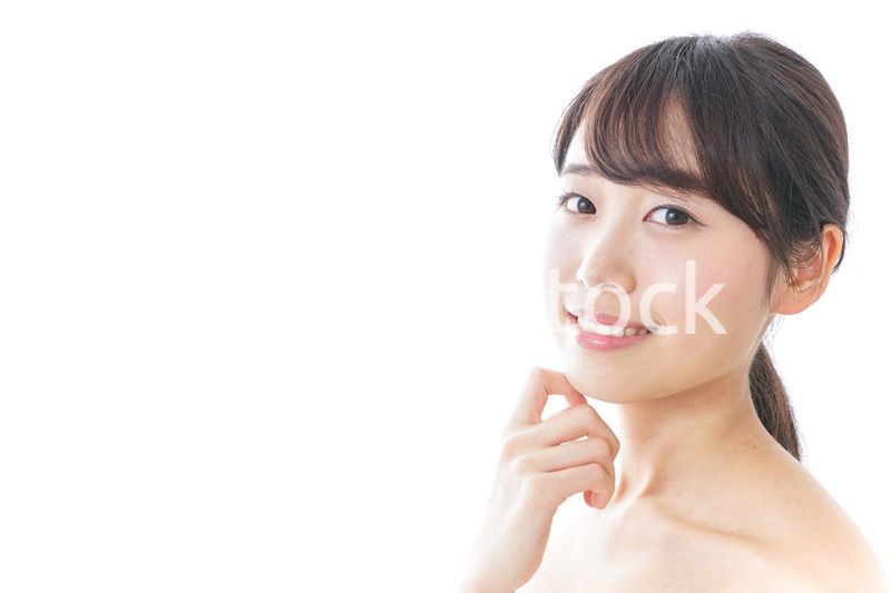 悩む女性・美容イメージ