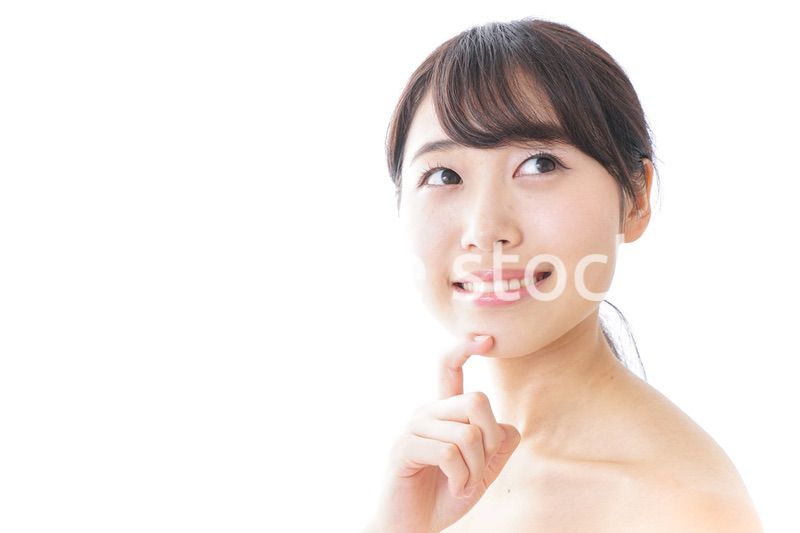 悩む女性・美容イメージ