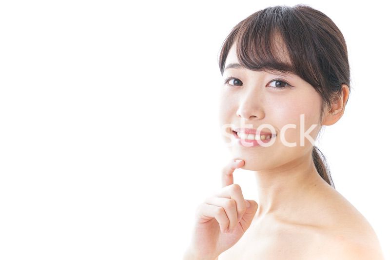 悩む女性・美容イメージ