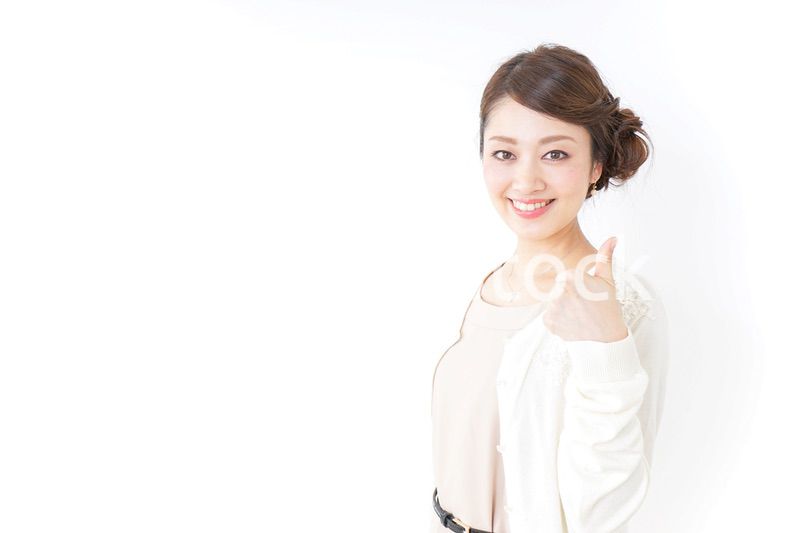 OKサインをする女性