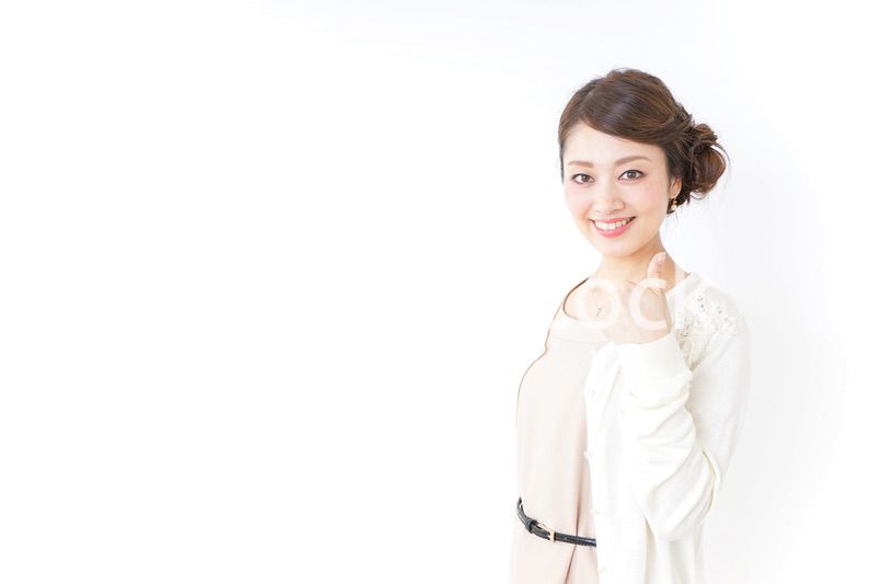 OKサインをする女性