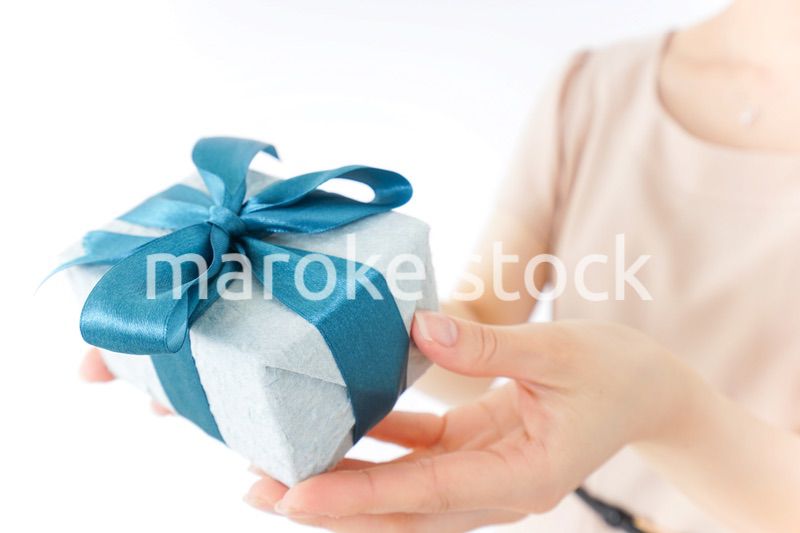 プレゼントと女性