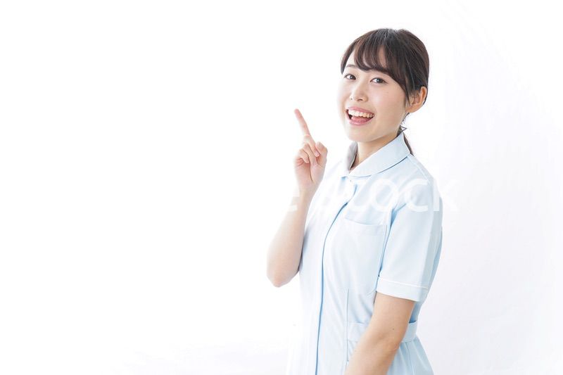 アドバイスをする看護師