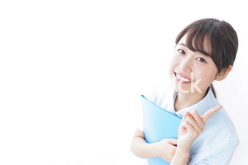 アドバイスをする看護師