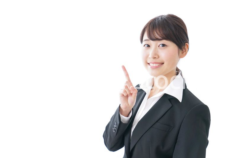 指をさすビジネスウーマン