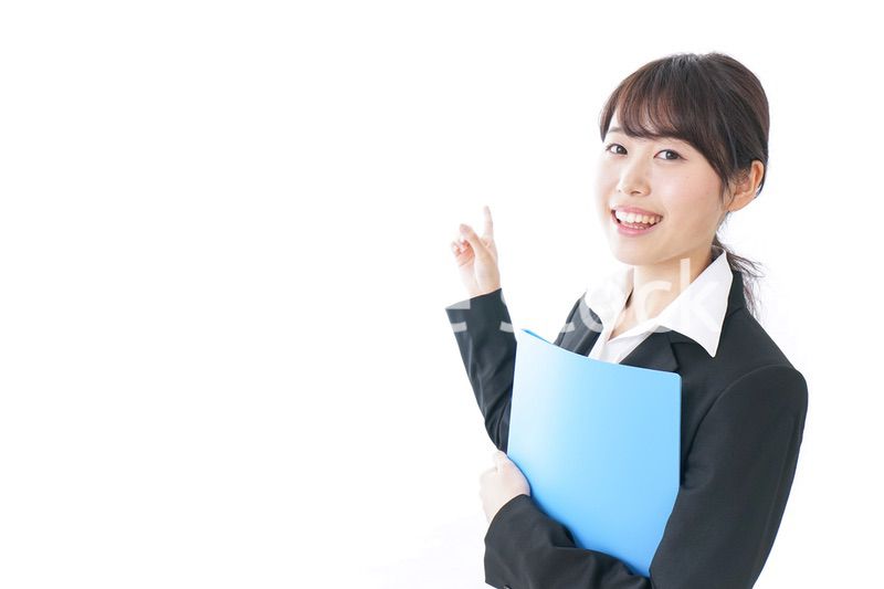 指をさすビジネスウーマン