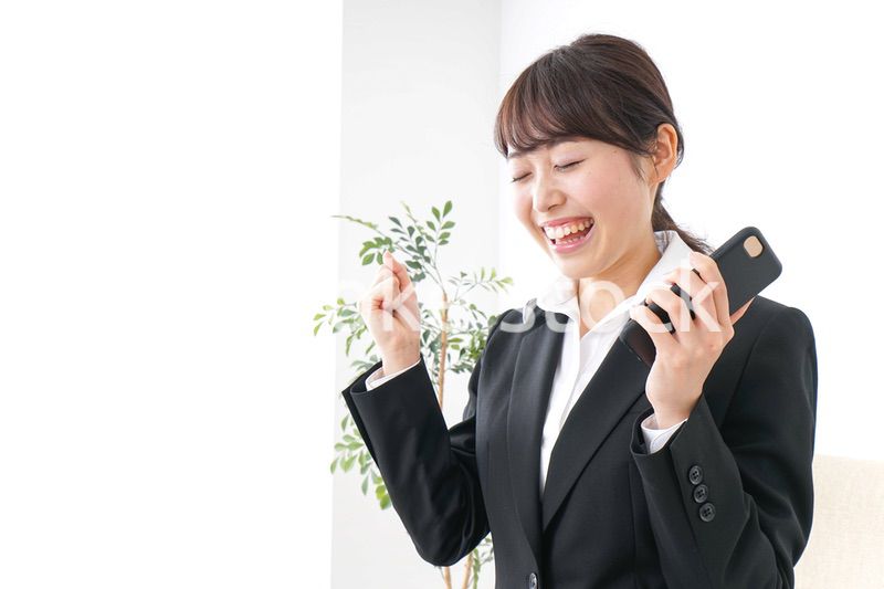 喜ぶビジネスウーマン・就活生