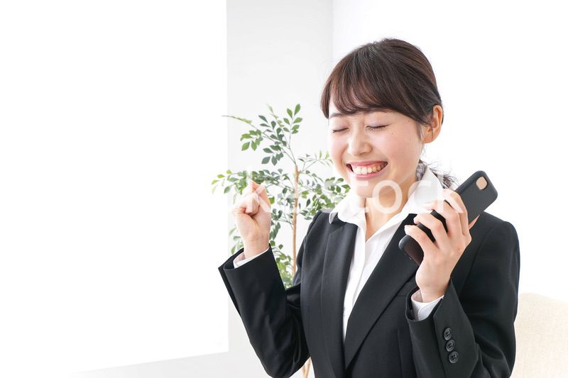 喜ぶビジネスウーマン・就活生