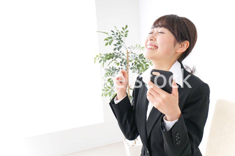 喜ぶビジネスウーマン・就活生