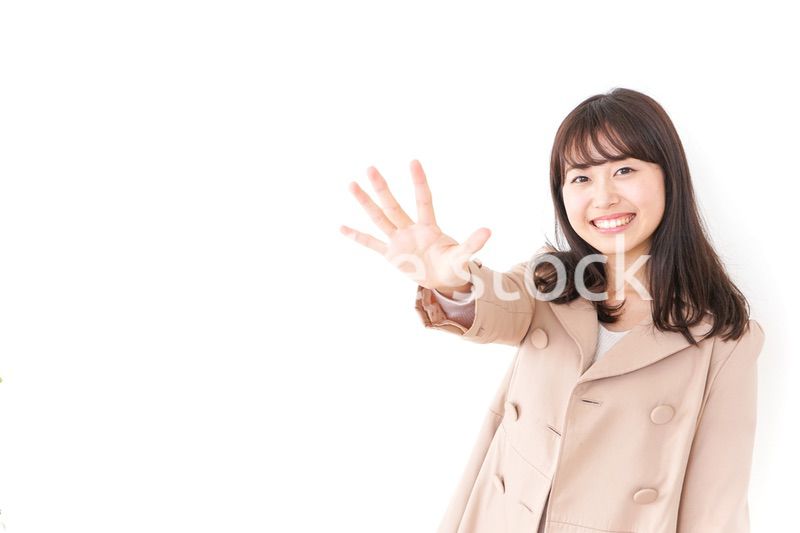 コートを来た女性