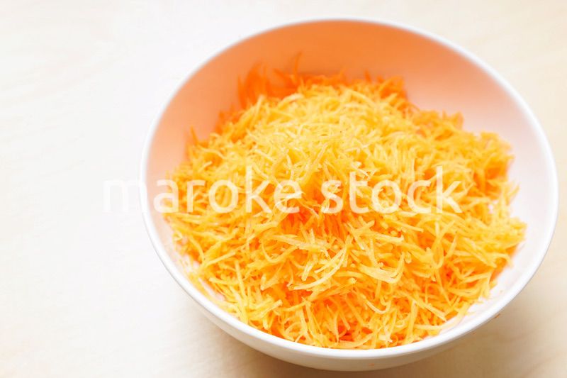 千切りのニンジン