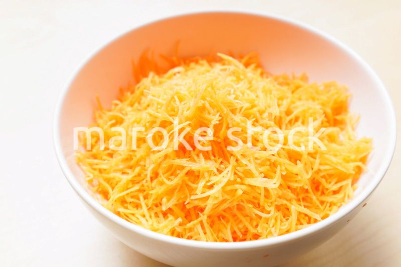 千切りのニンジン