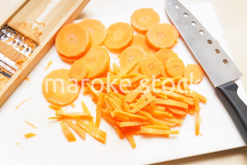 千切りのニンジン