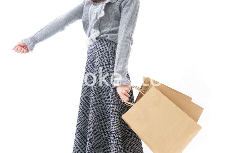 ショッピングをする女性・顔なし