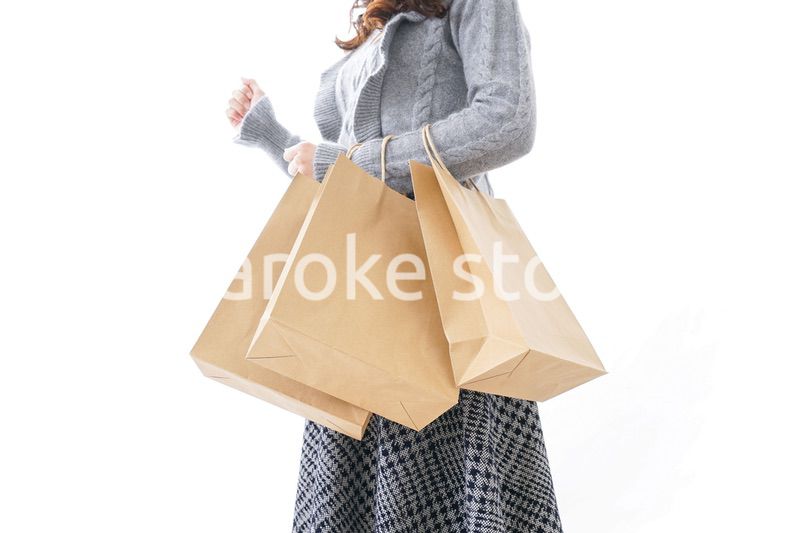 ショッピングをする女性・顔なし