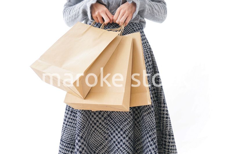 ショッピングをする女性・顔なし