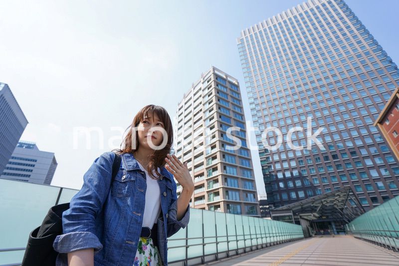 Young woman walking with casual wear