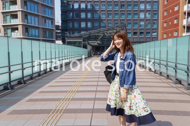 Young woman walking with casual wear