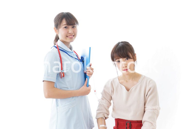 病気の治療をする女性