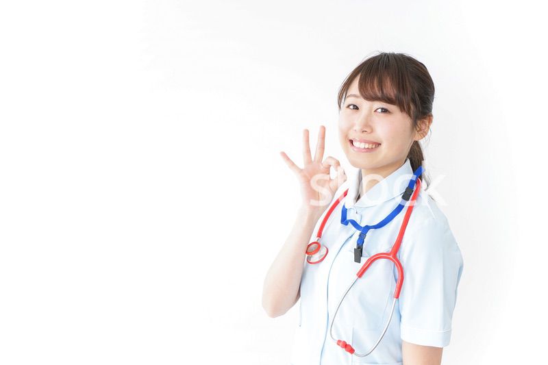 OKサインをするナース