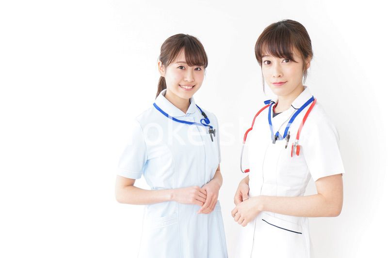 二人の若手看護師