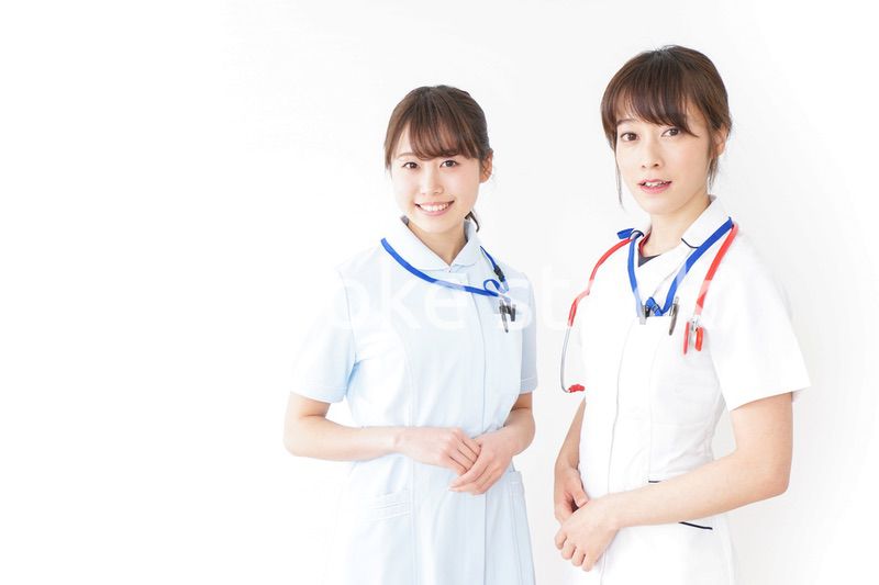 二人の若手看護師