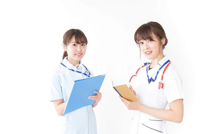 打ち合わせをするナース