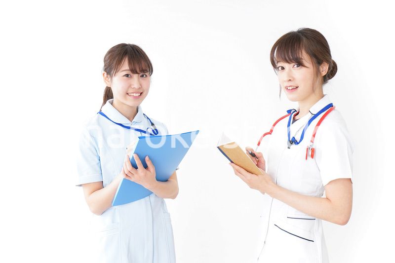 打ち合わせをするナース