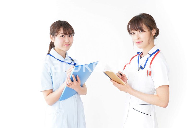 打ち合わせをするナース