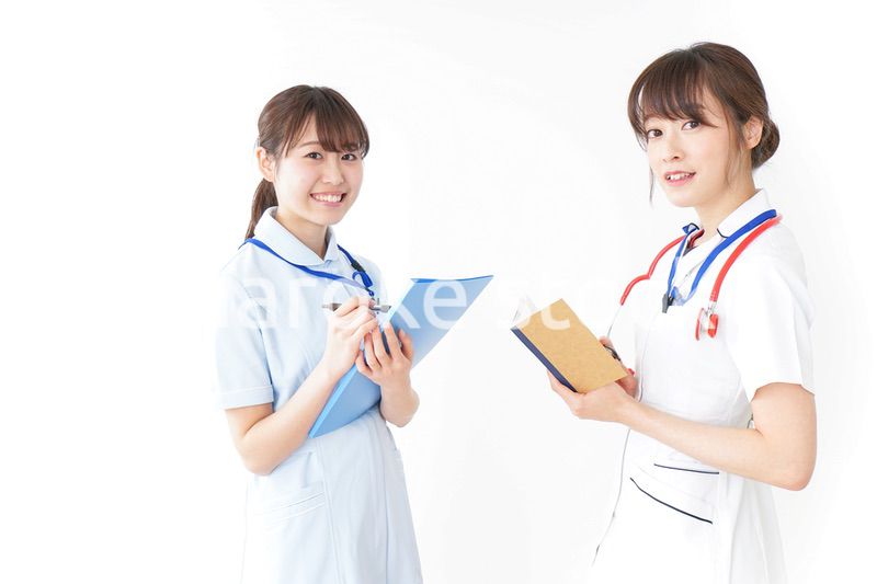 打ち合わせをするナース
